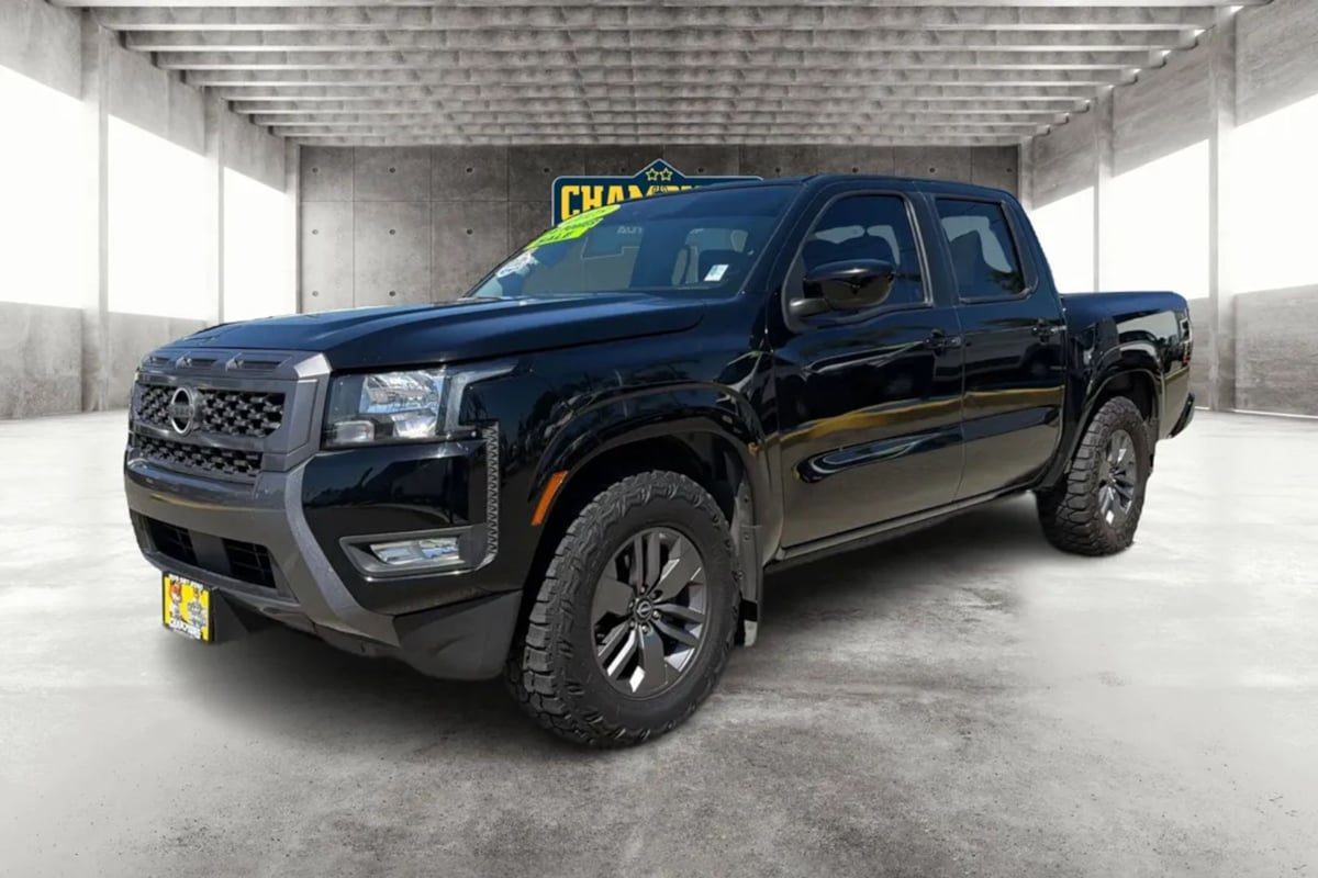 2025 Nissan Frontier SV - Photo 9