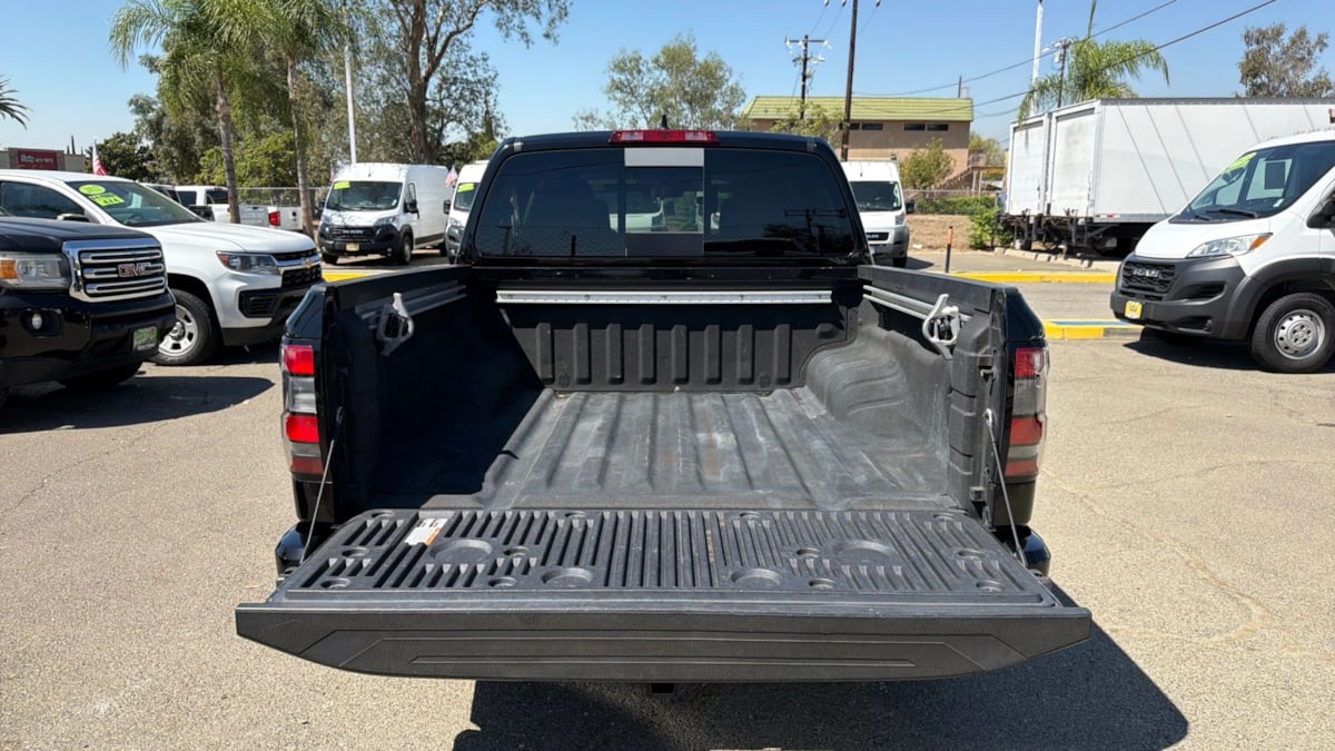 2025 Nissan Frontier SV - Photo 13