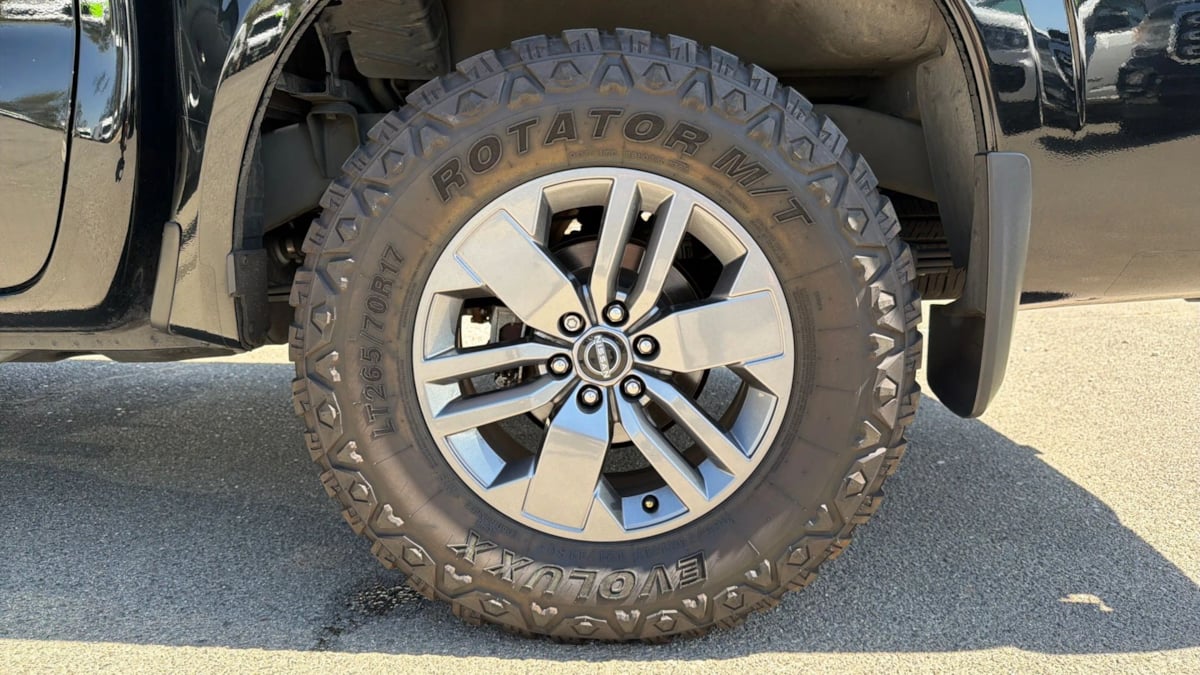 2025 Nissan Frontier SV - Photo 30
