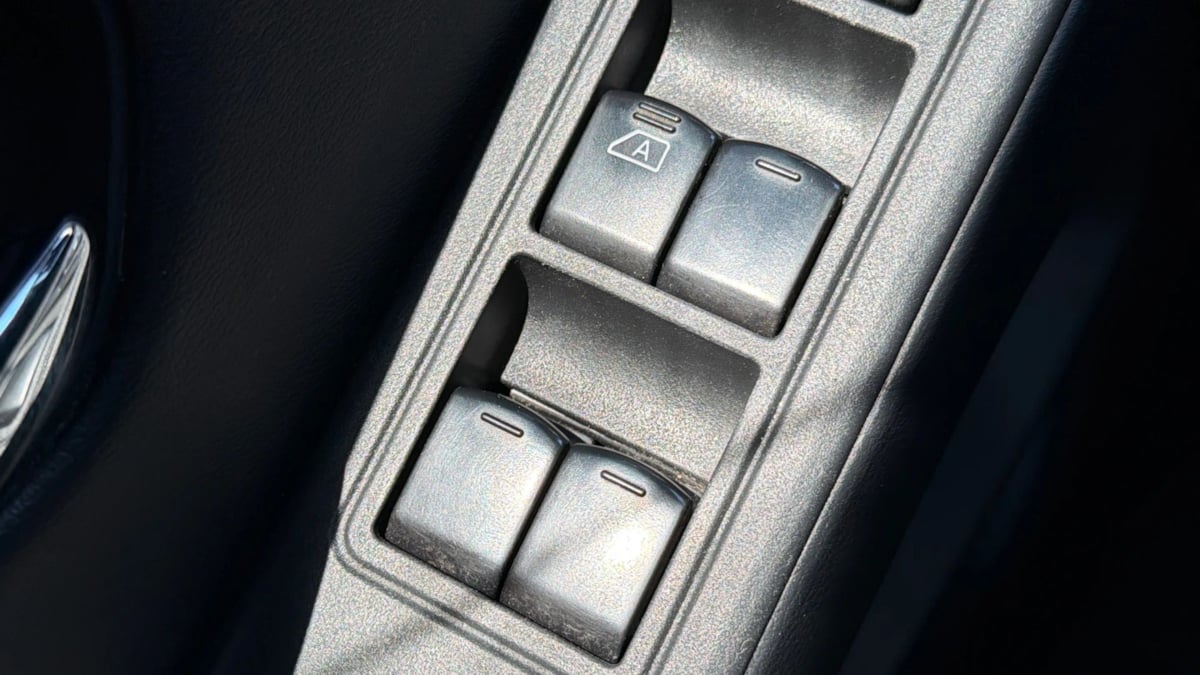 2025 Nissan Frontier SV - Photo 34