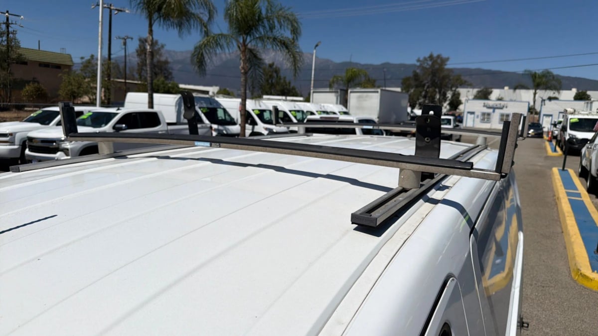 Nissan NV200 photo 12