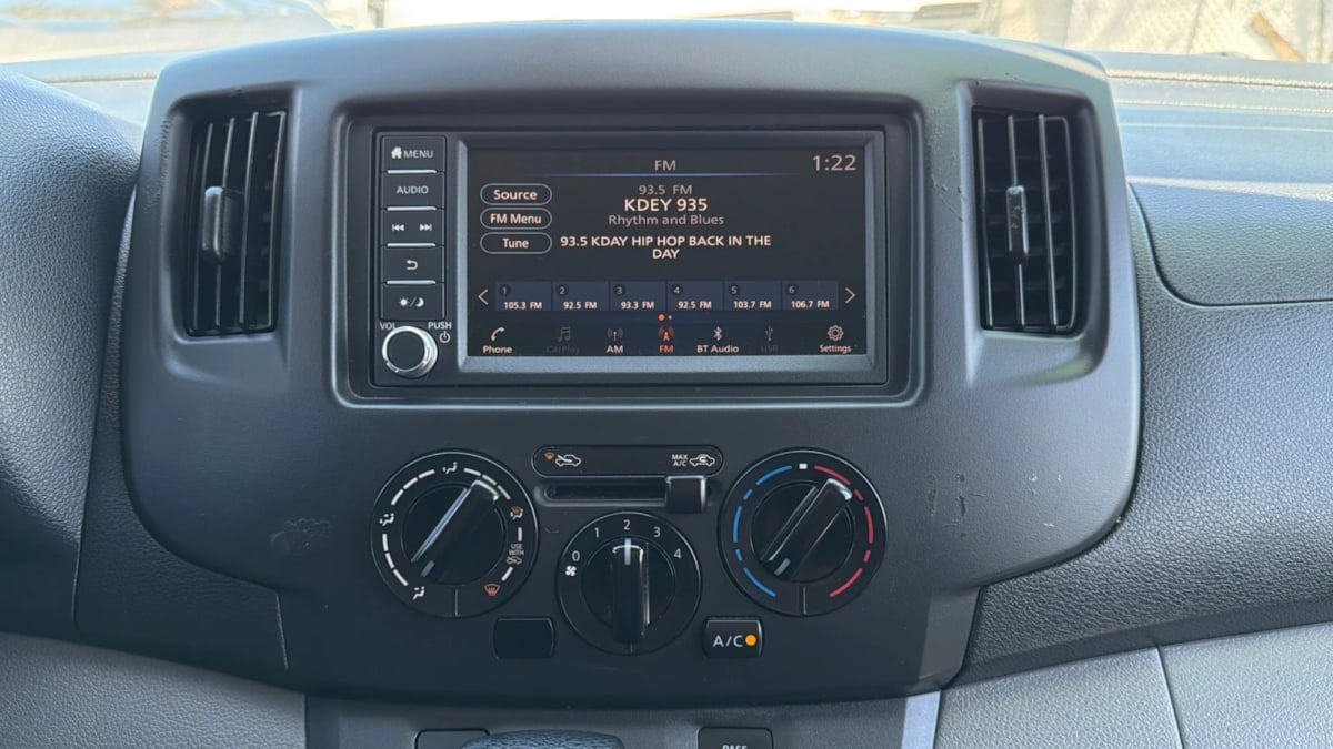 Nissan NV200 photo 14