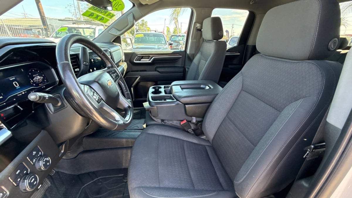 Chevrolet Silverado photo 10