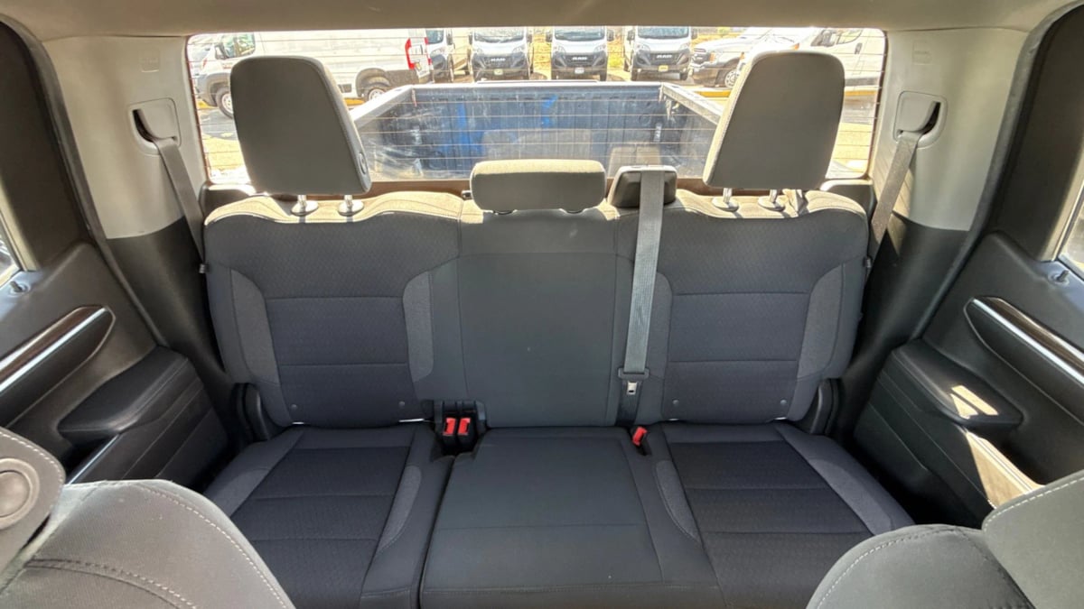Chevrolet Silverado photo 15