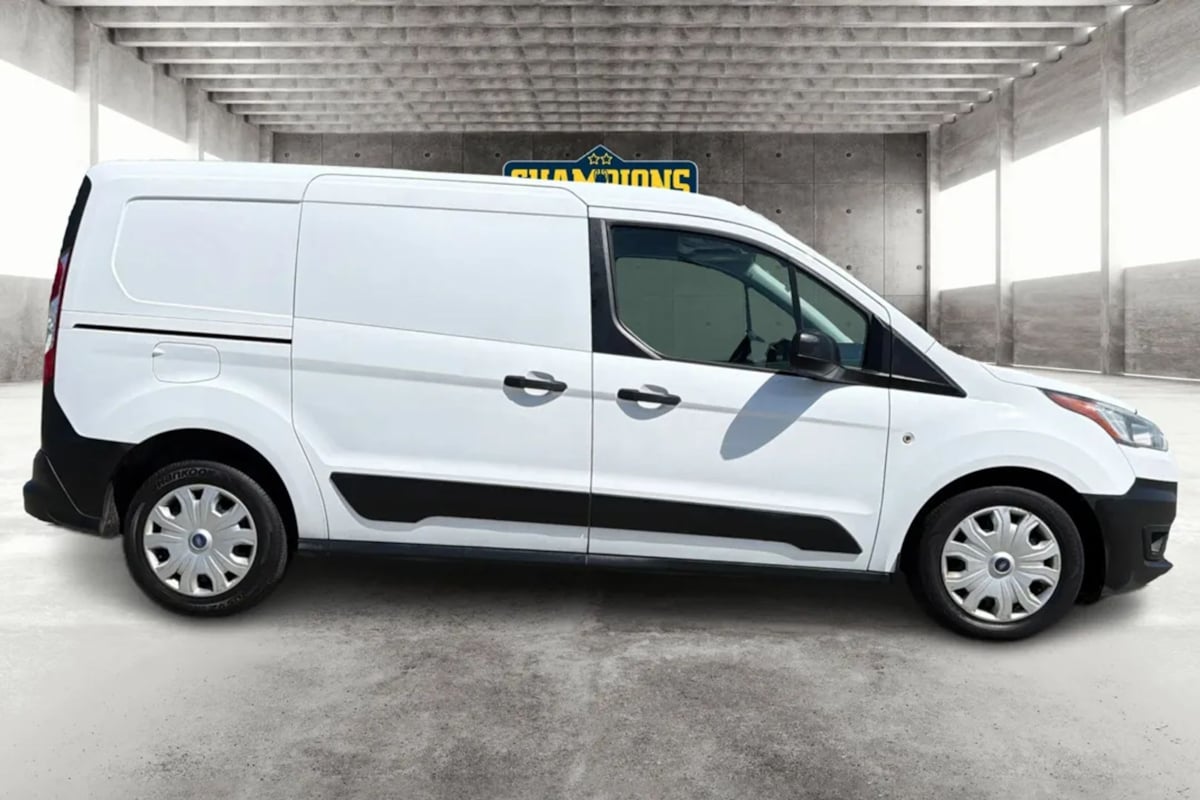 Ford Transit Connect photo 2
