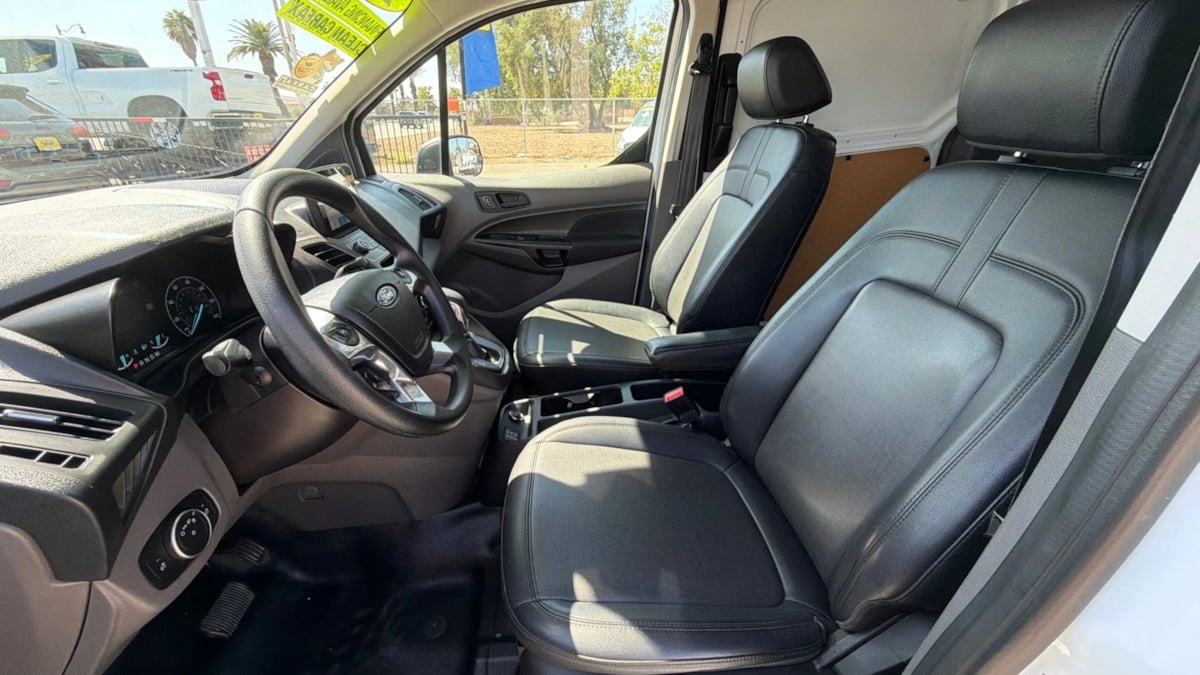 Ford Transit Connect photo 10