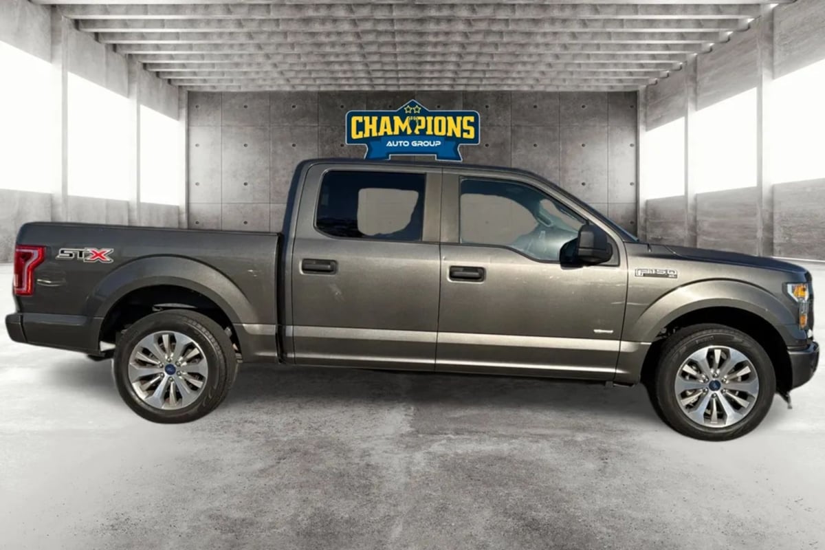 Ford F-150 photo 2