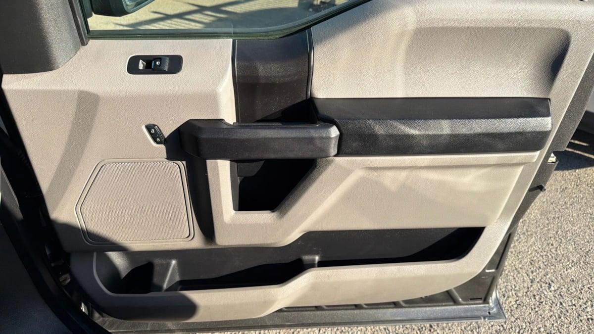 Ford F-150 photo 21