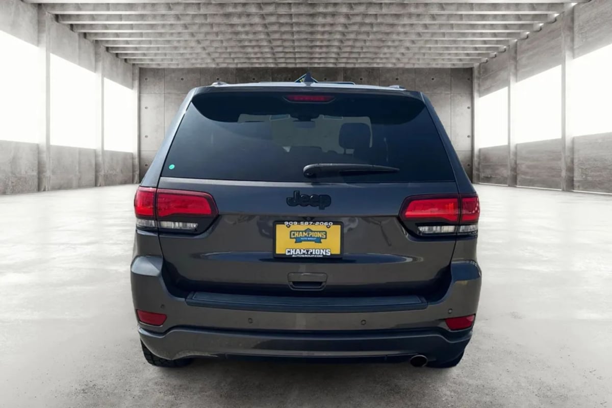 Jeep Grand Cherokee photo 4