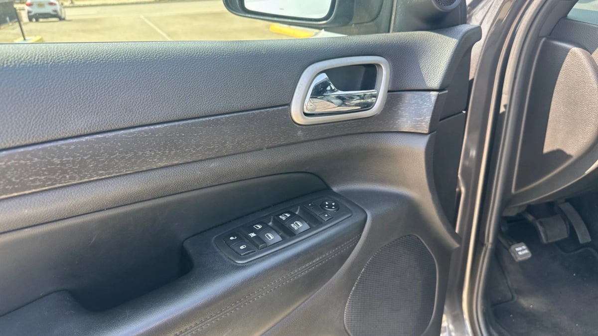 Jeep Grand Cherokee photo 22
