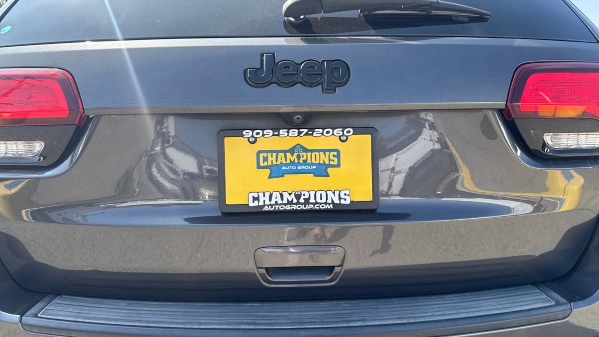 Jeep Grand Cherokee photo 25