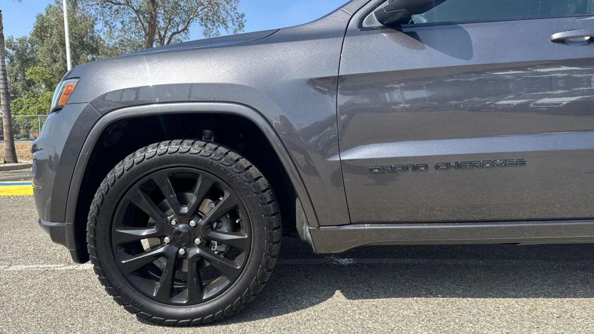 Jeep Grand Cherokee photo 31