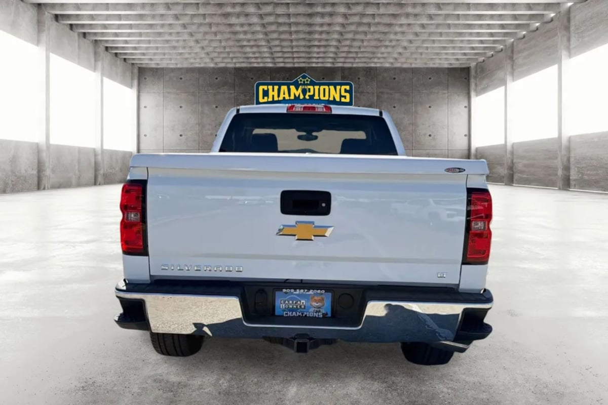 Chevrolet Silverado photo 4