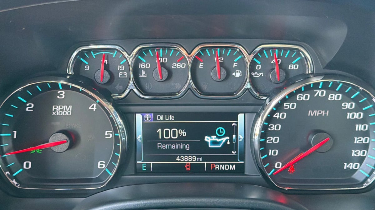 Chevrolet Silverado photo 17