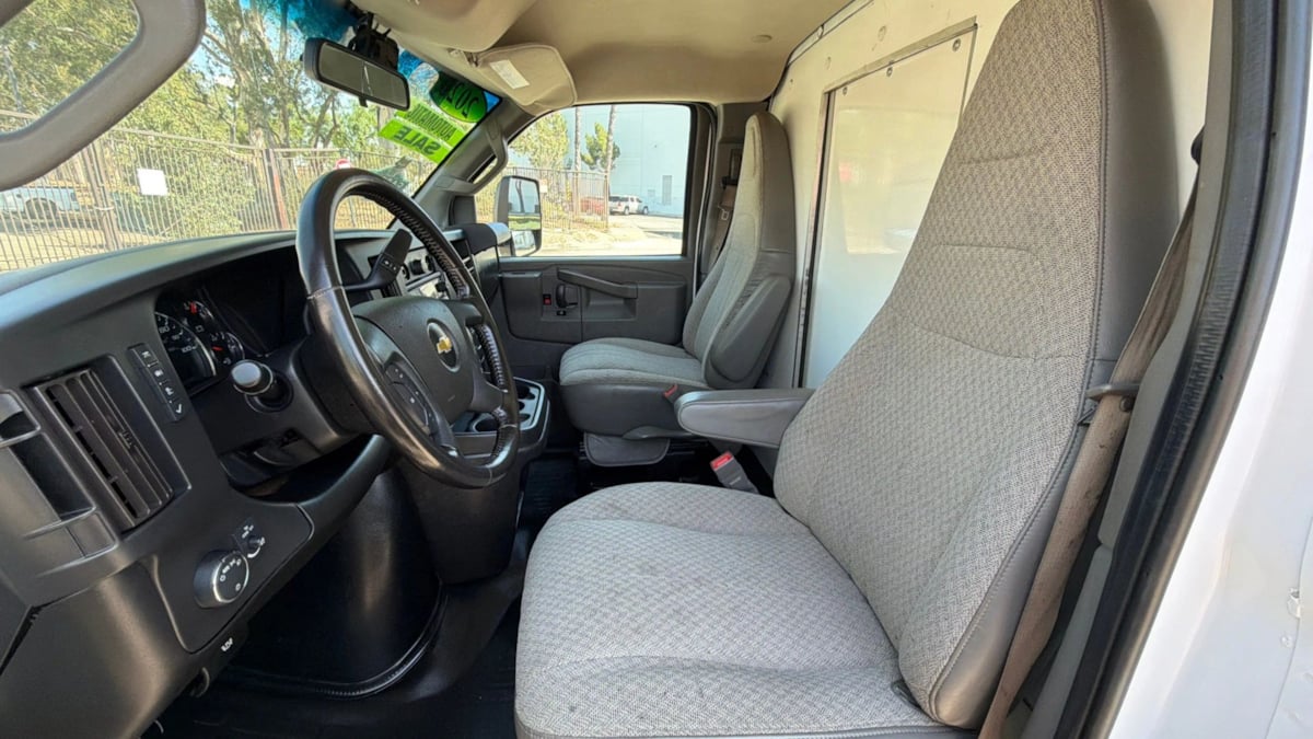 Chevrolet Express photo 10