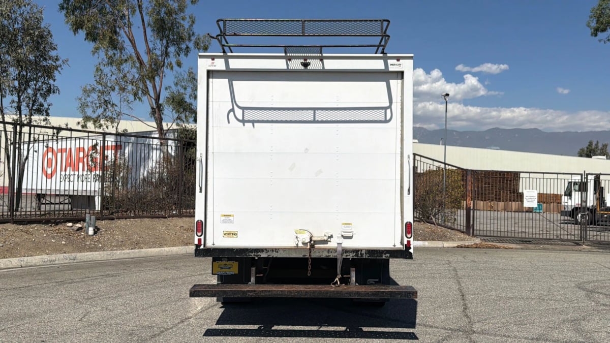 Chevrolet Express photo 13