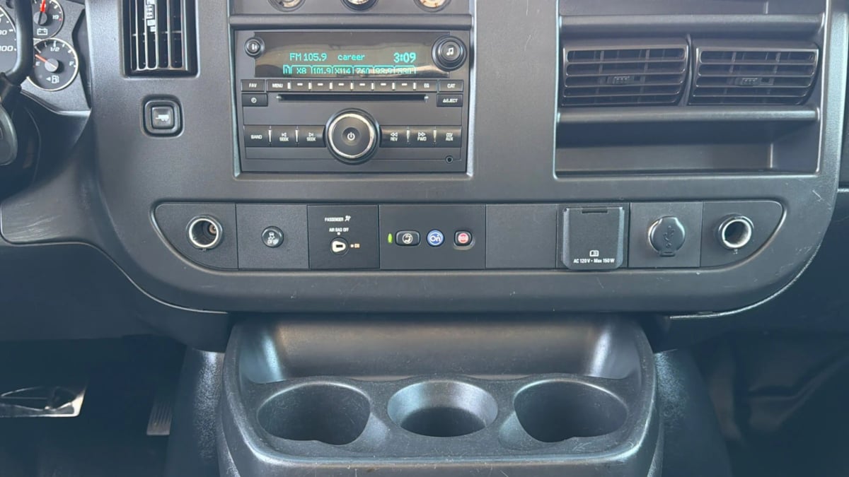 Chevrolet Express photo 14