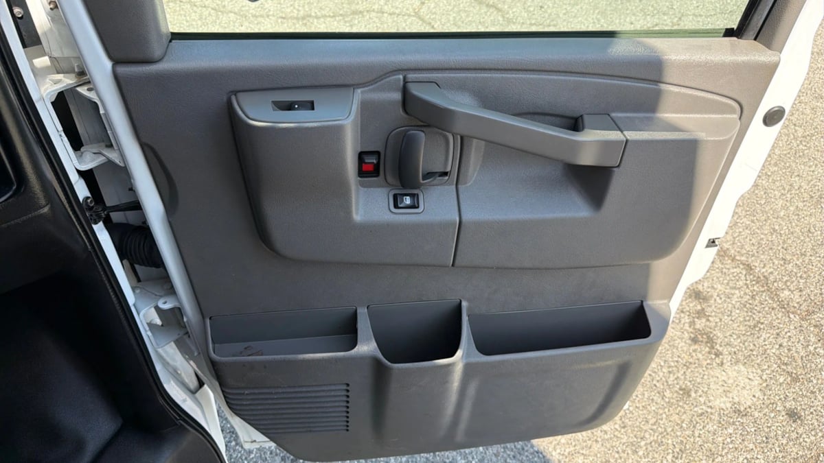 Chevrolet Express photo 20