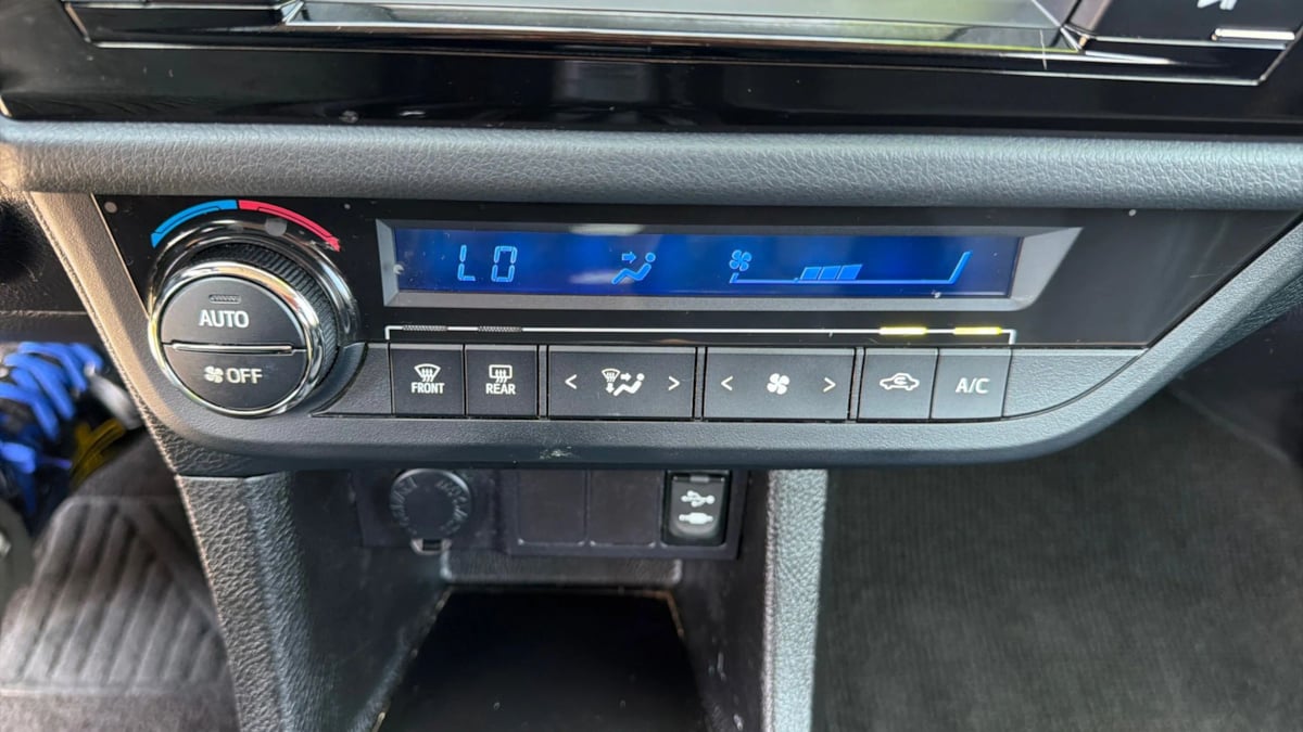Toyota Corolla photo 29