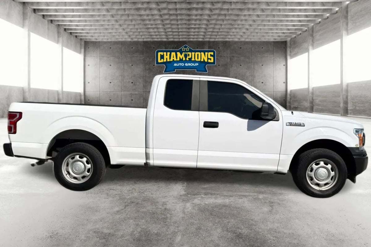 Ford F-150 photo 2