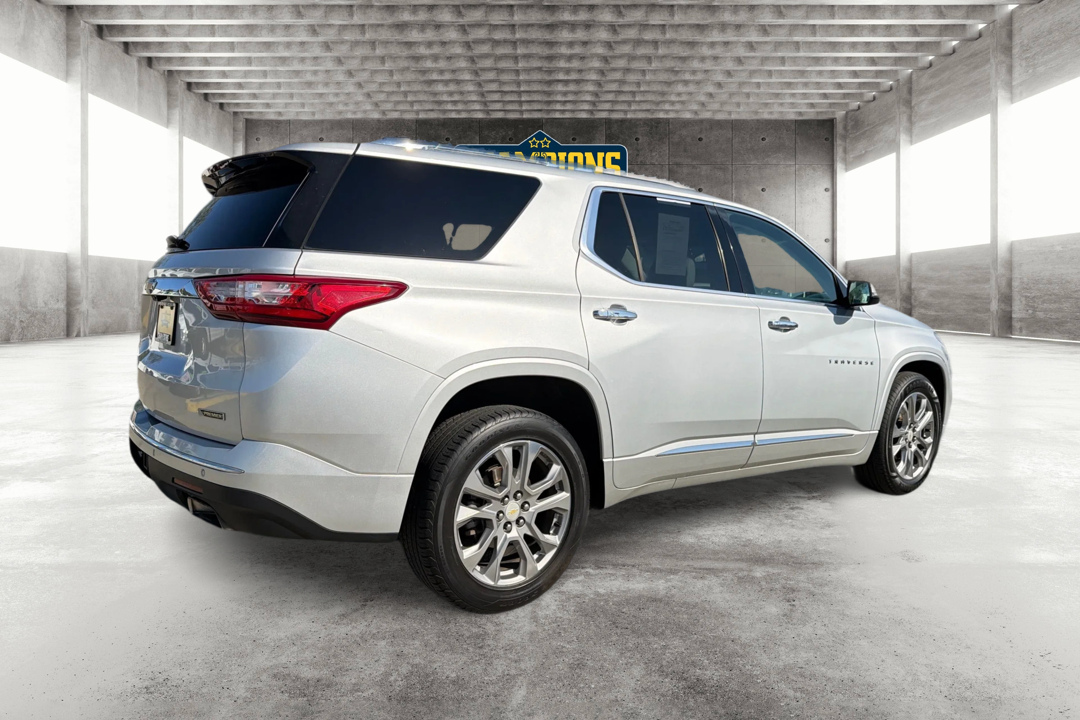 Chevrolet Traverse photo 3