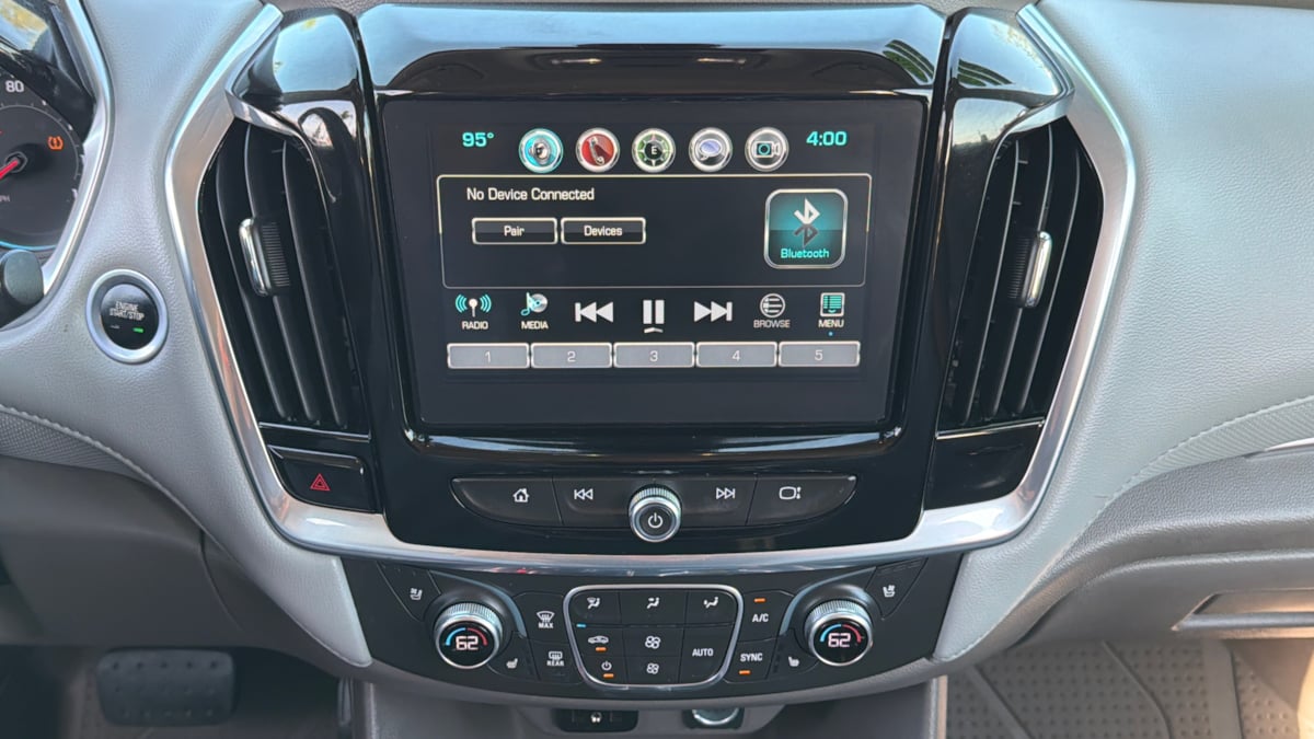 Chevrolet Traverse photo 14