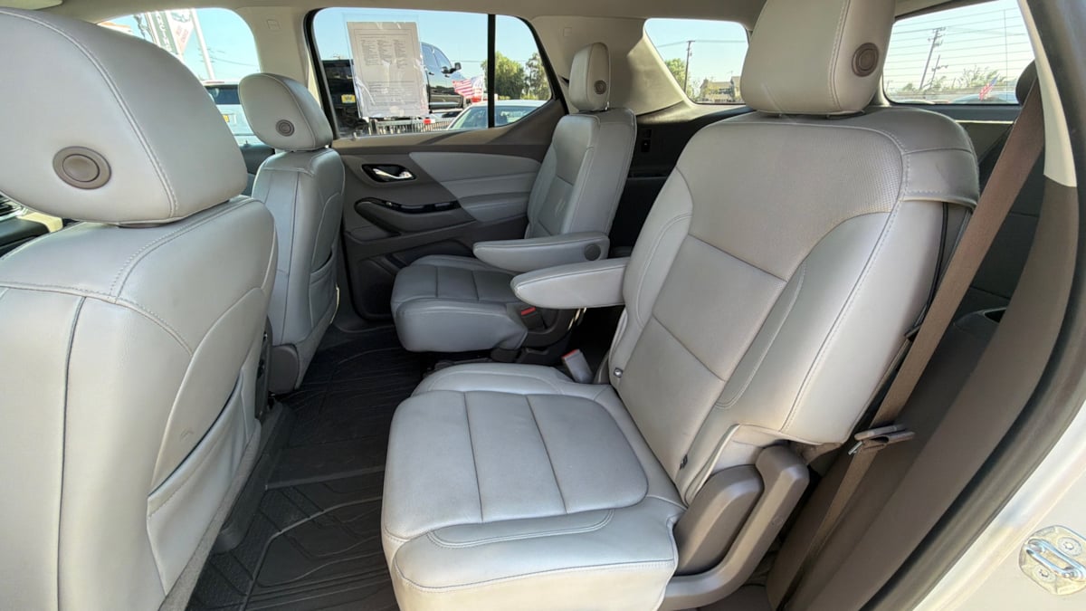 Chevrolet Traverse photo 11
