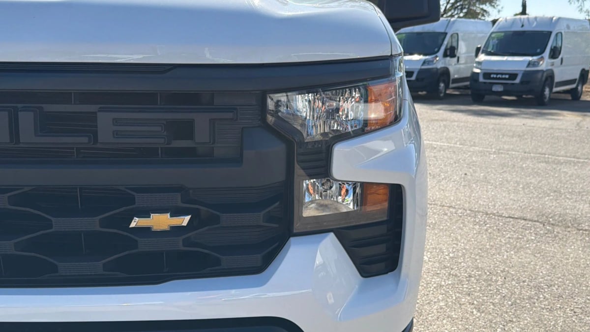 Chevrolet Silverado photo 25