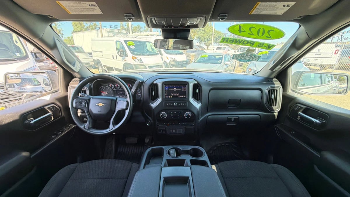 Chevrolet Silverado photo 26
