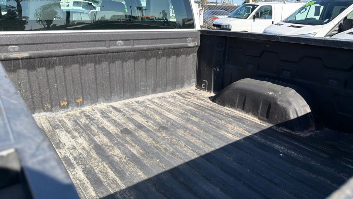 Chevrolet Silverado photo 28