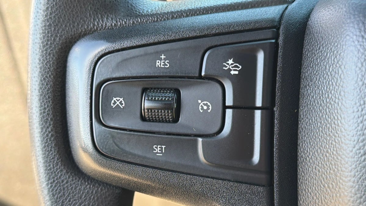 Chevrolet Silverado photo 29