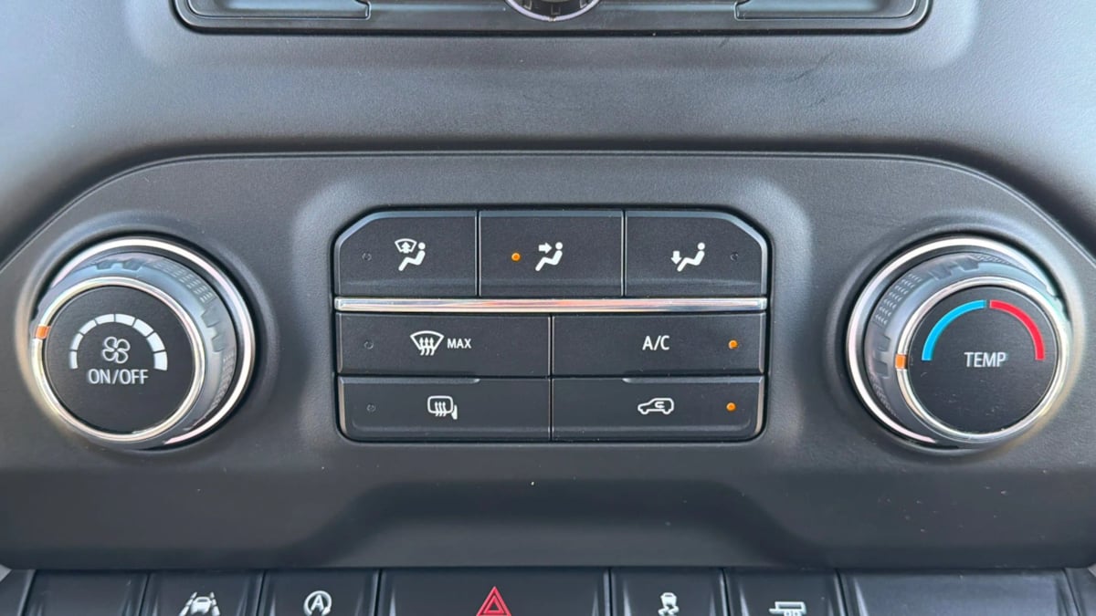 Chevrolet Silverado photo 30