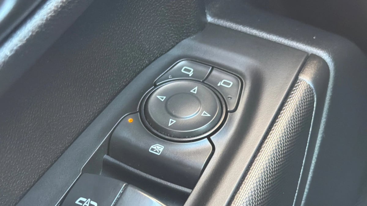 Chevrolet Silverado photo 33