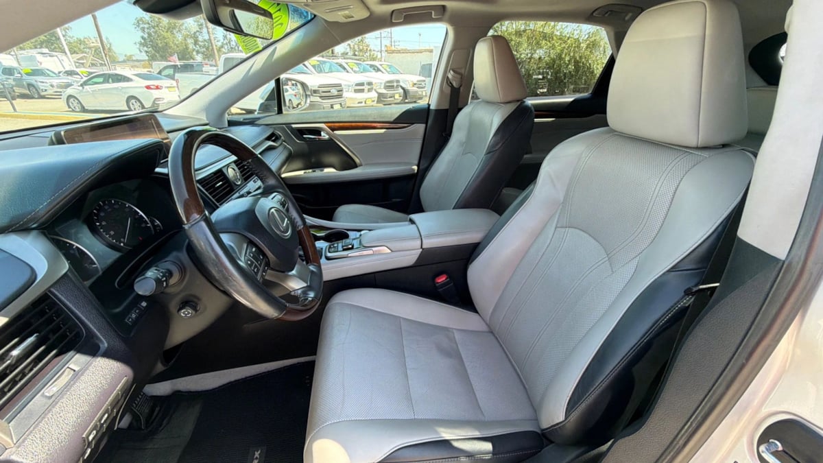 Lexus RX photo 10