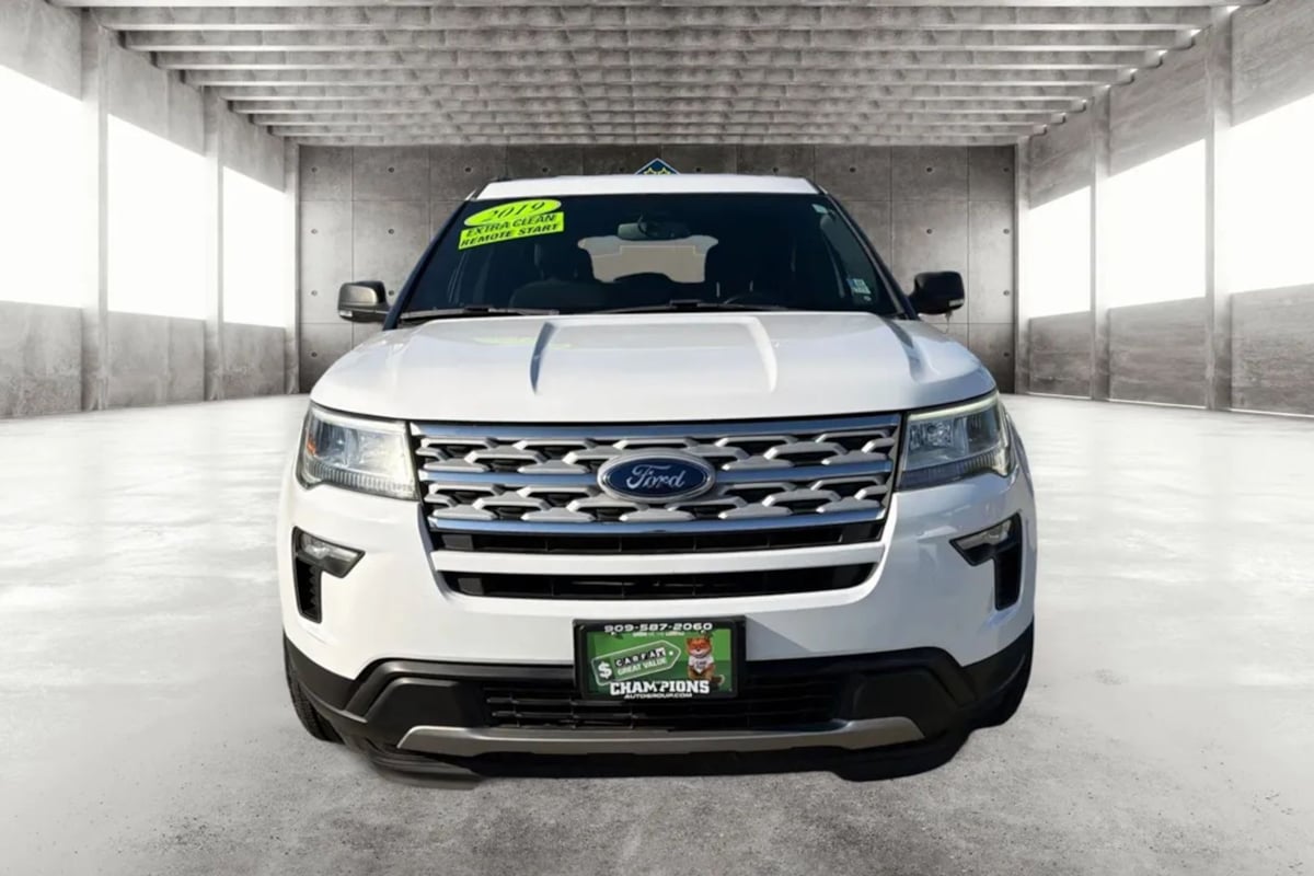 Ford Explorer photo 7