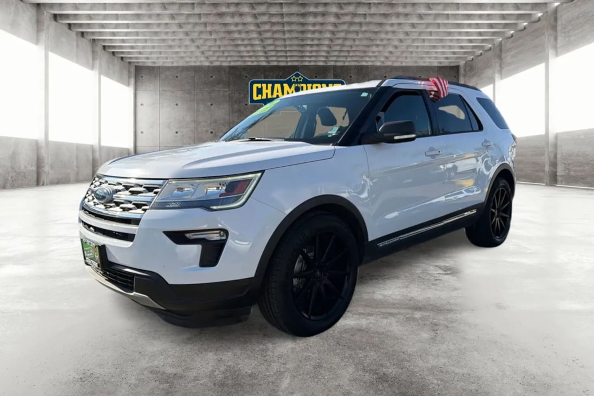Ford Explorer photo 9