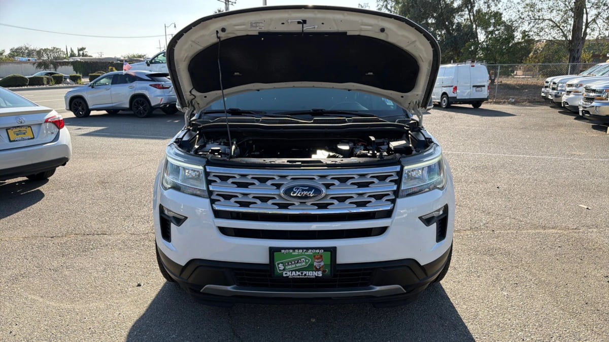Ford Explorer photo 12