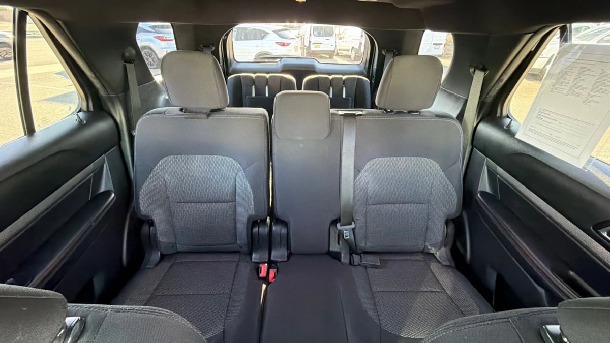 Ford Explorer photo 15