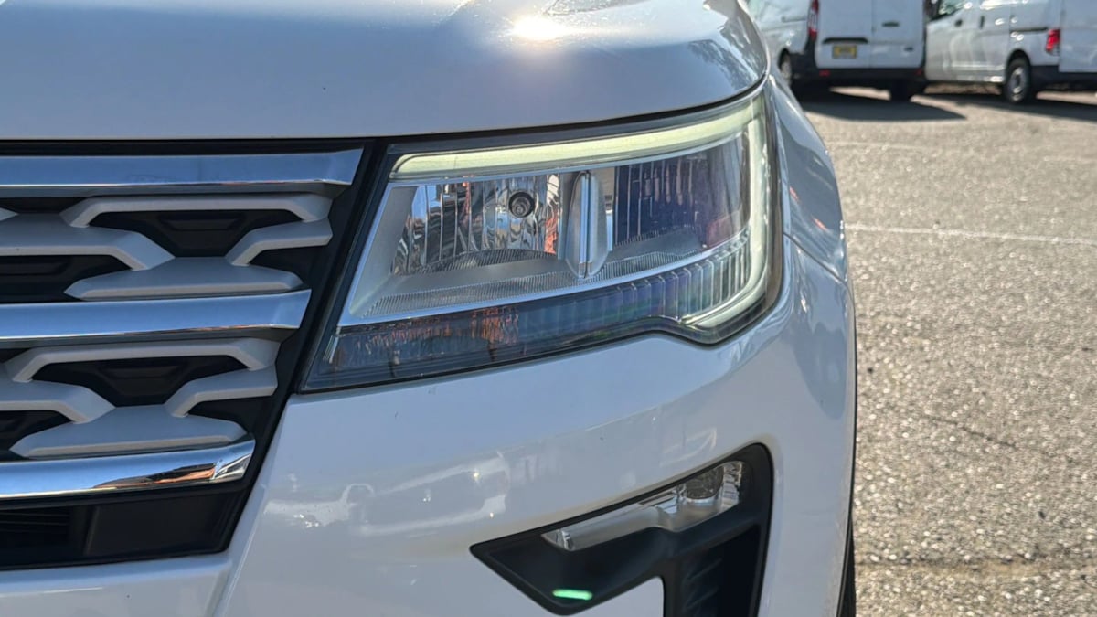 Ford Explorer photo 25