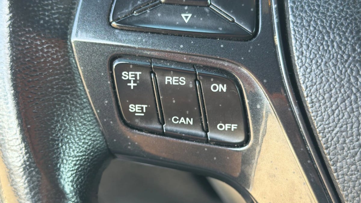 Ford Explorer photo 29