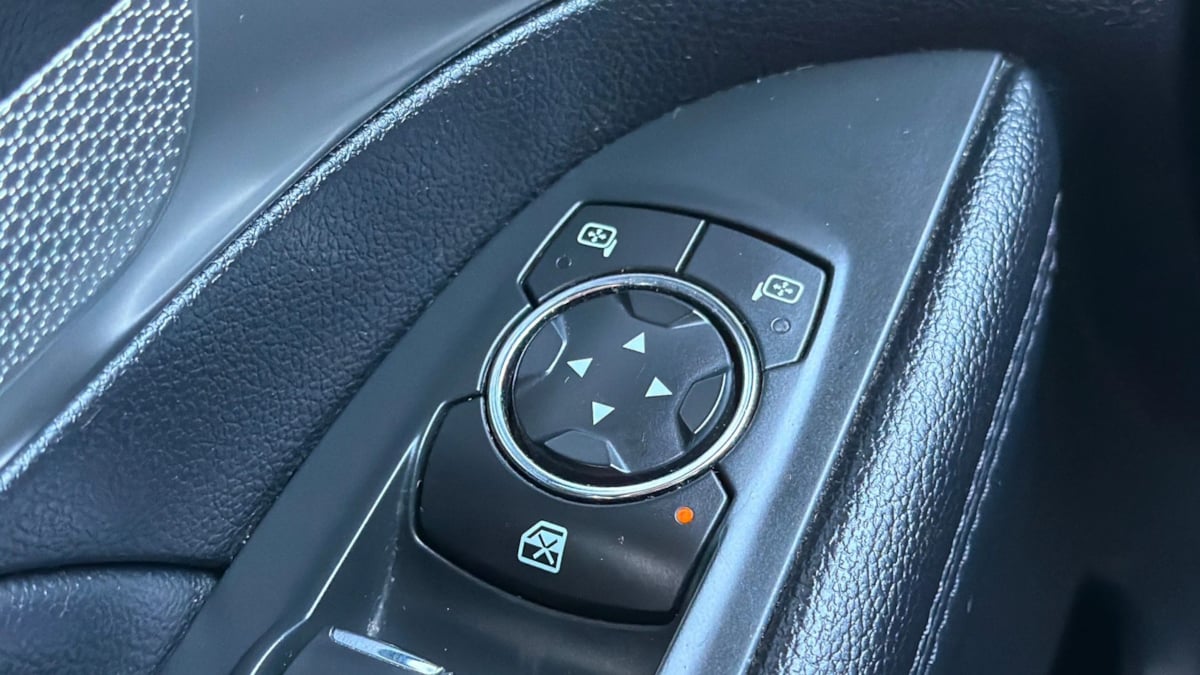 Ford Explorer photo 33