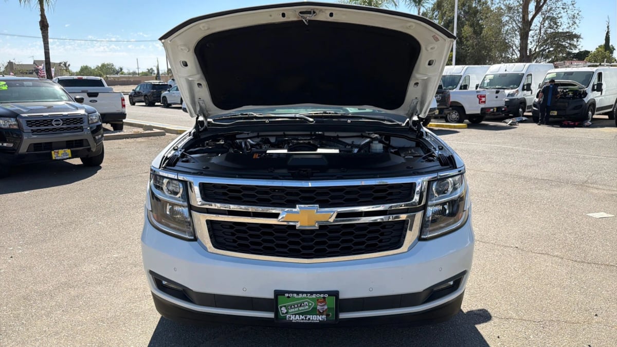 Chevrolet Suburban photo 12
