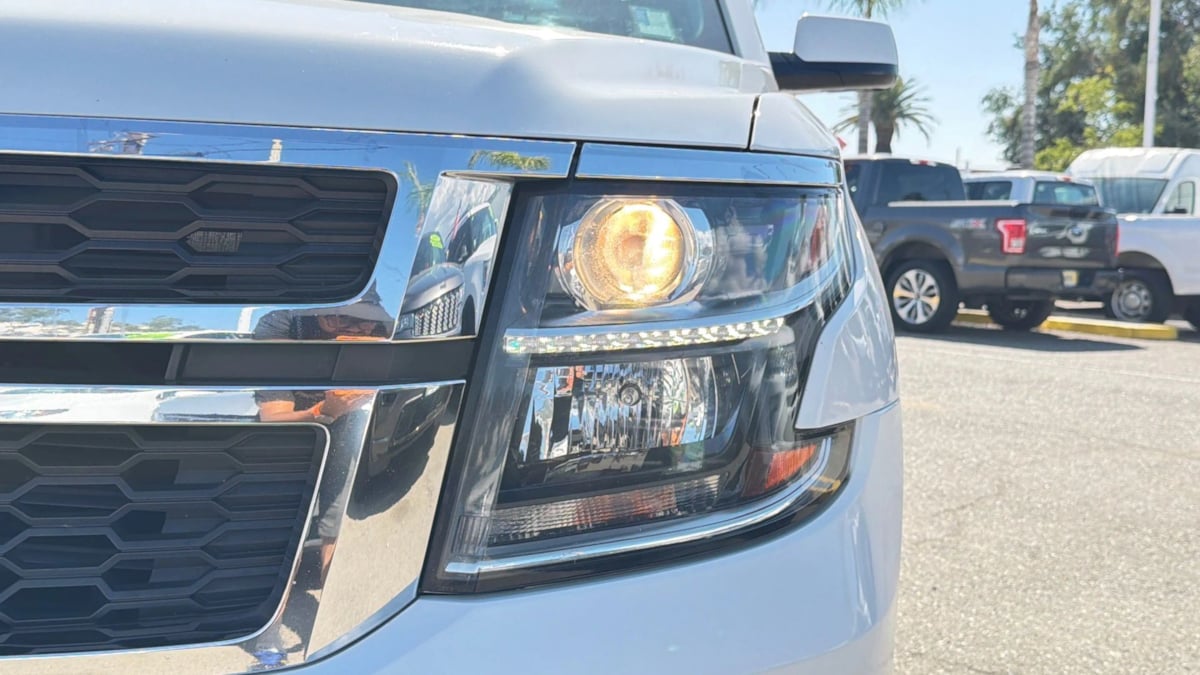 Chevrolet Suburban photo 27