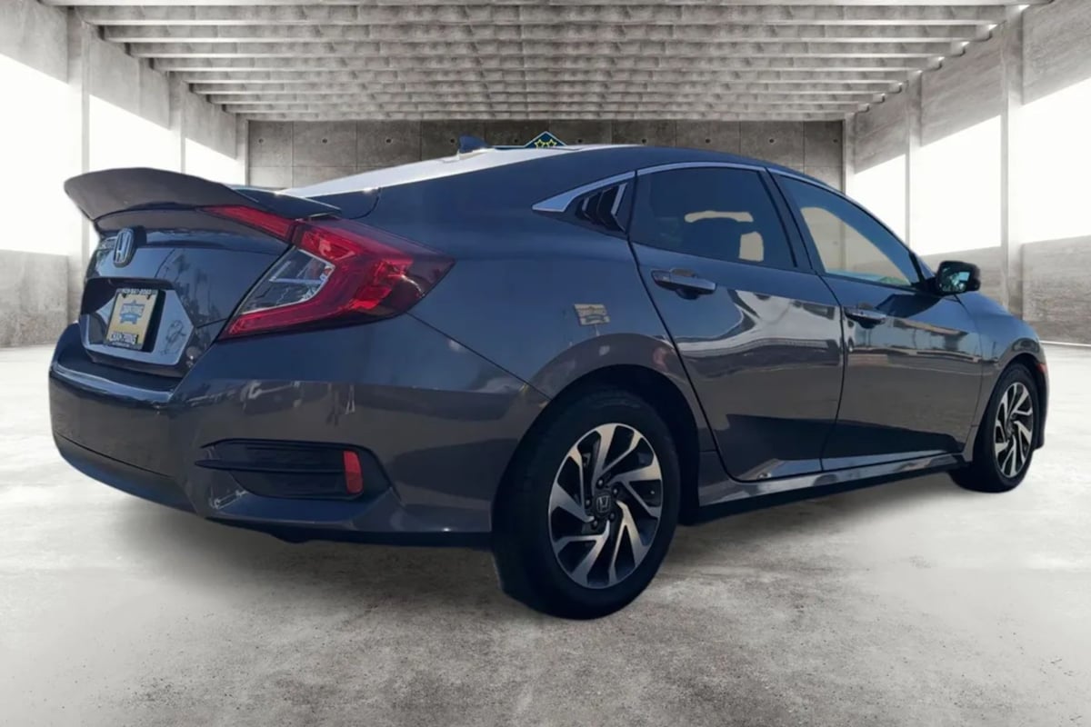 Honda Civic photo 3