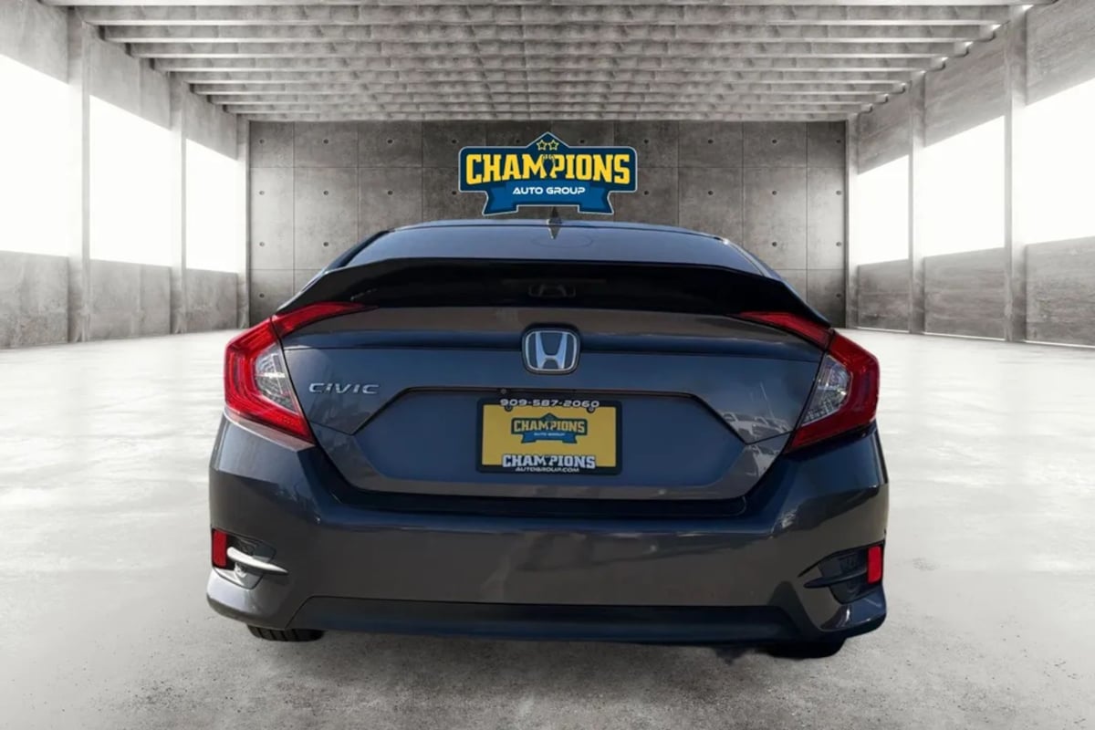 Honda Civic photo 4