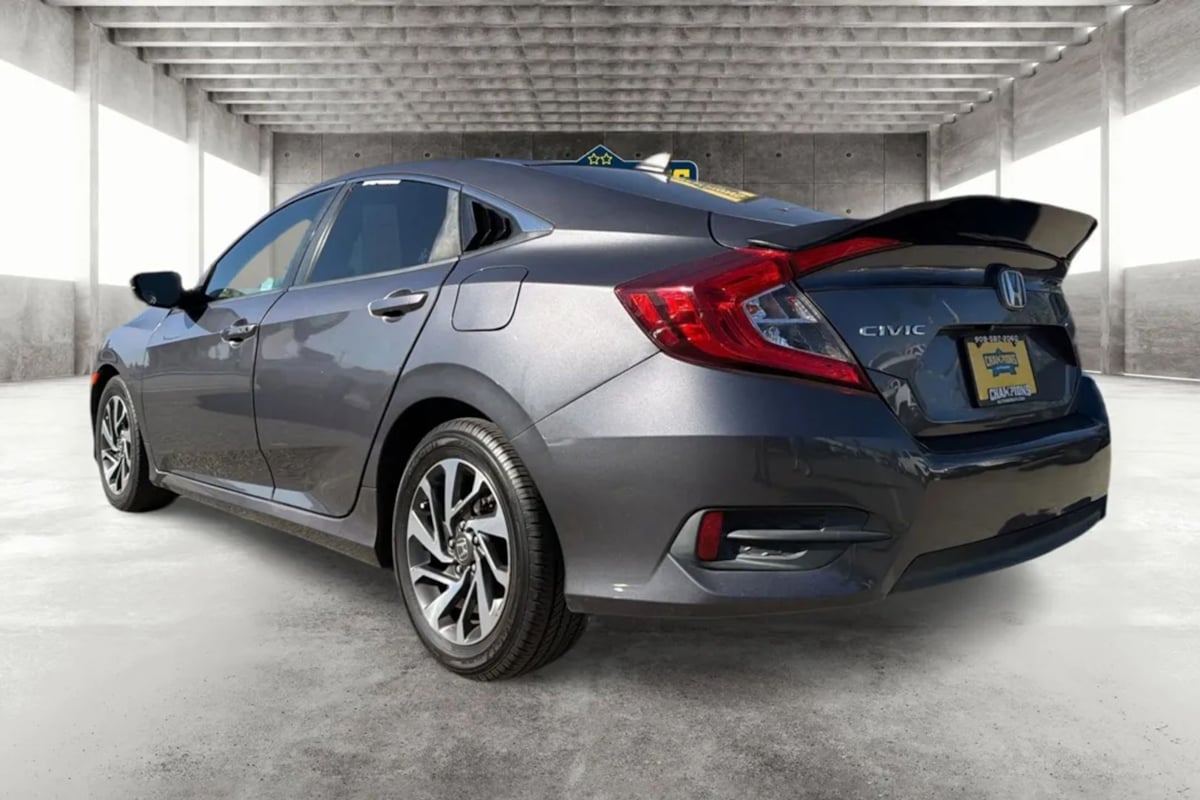 Honda Civic photo 5