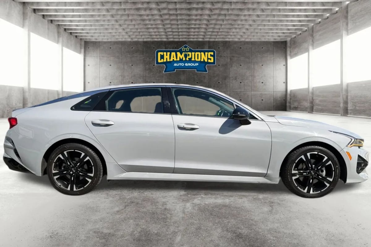 Kia K5 photo 2