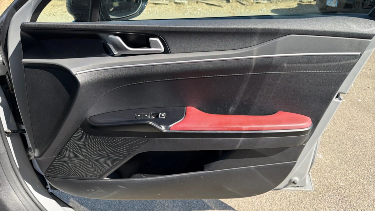Kia K5 photo 23