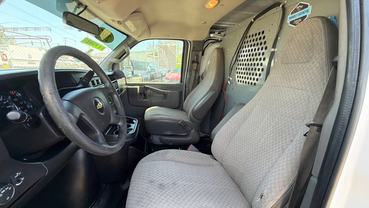 Chevrolet Express photo 10
