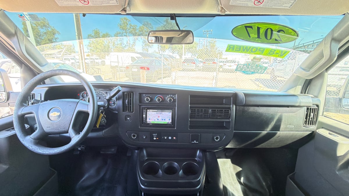 Chevrolet Express photo 29